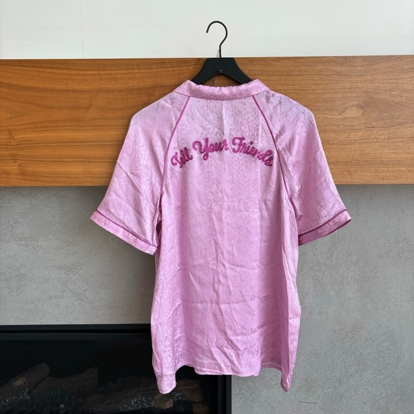 Revolver TELL YOUR FRIENDS Bowling Shirtlavender, Size XS - Picture 13 of 16